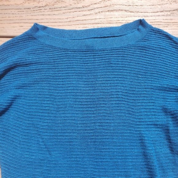 Express 2 Blue Tan Off Shoulder Sweaters Classic Casual Batwing Dolman Preppy XS - Picture 3 of 10